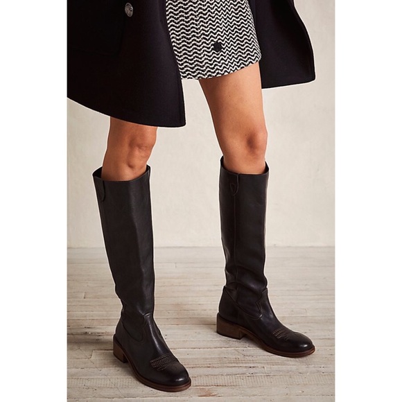 $298 Free People Made in Italy Arya Black Leather Knee High Riding Tall Boots 7